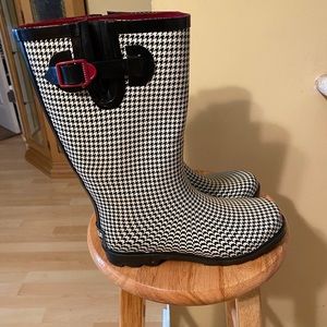 🤪5/$25 Houndstooth Rain boots Austin trading co.